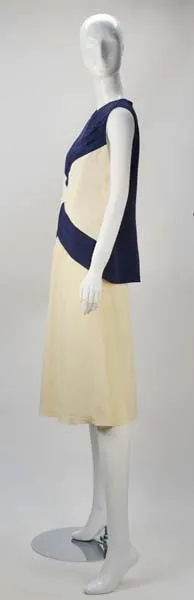 1990s Oscar de la Renta Navy and Cream Silk Ensemble