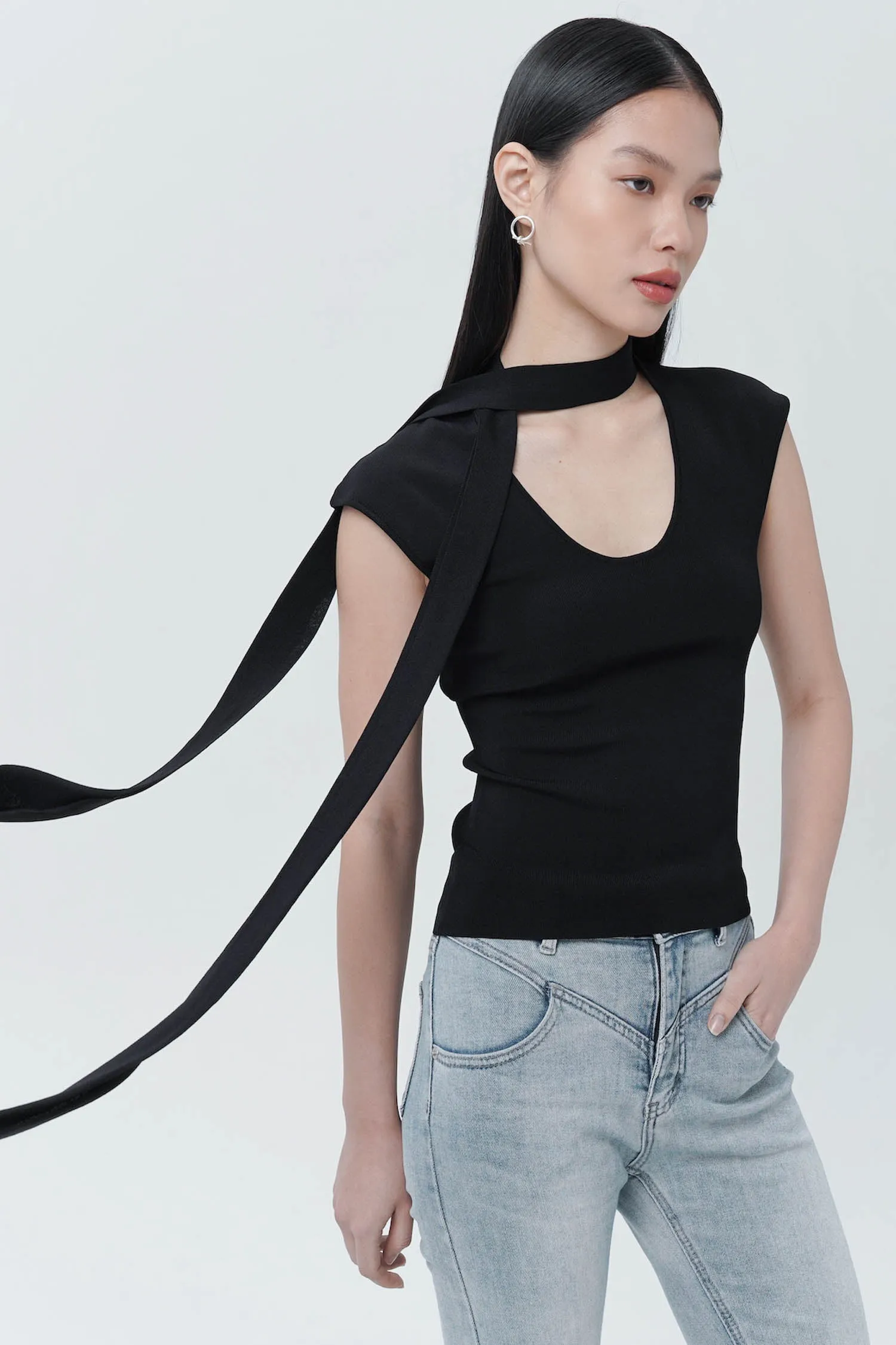 Arata Top In Black