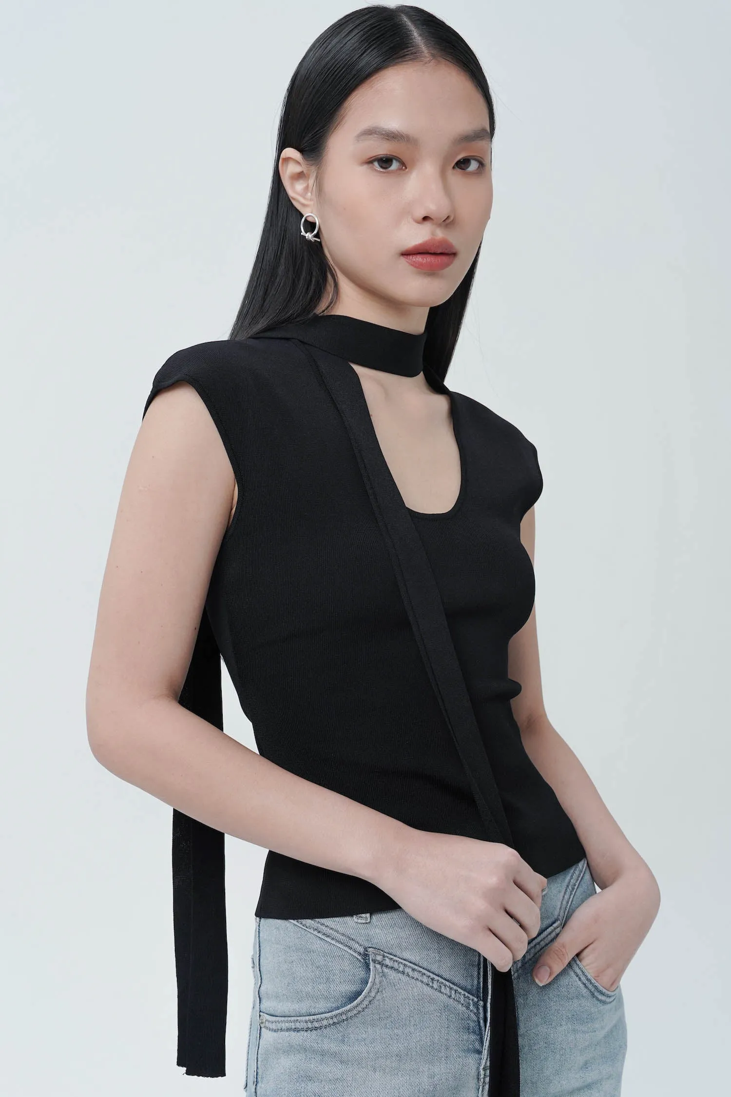 Arata Top In Black