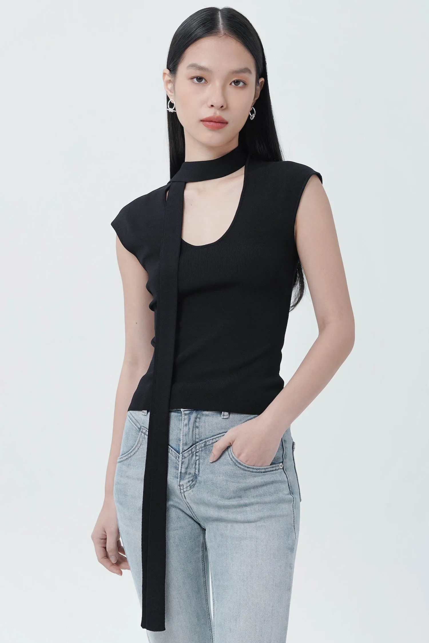 Arata Top In Black