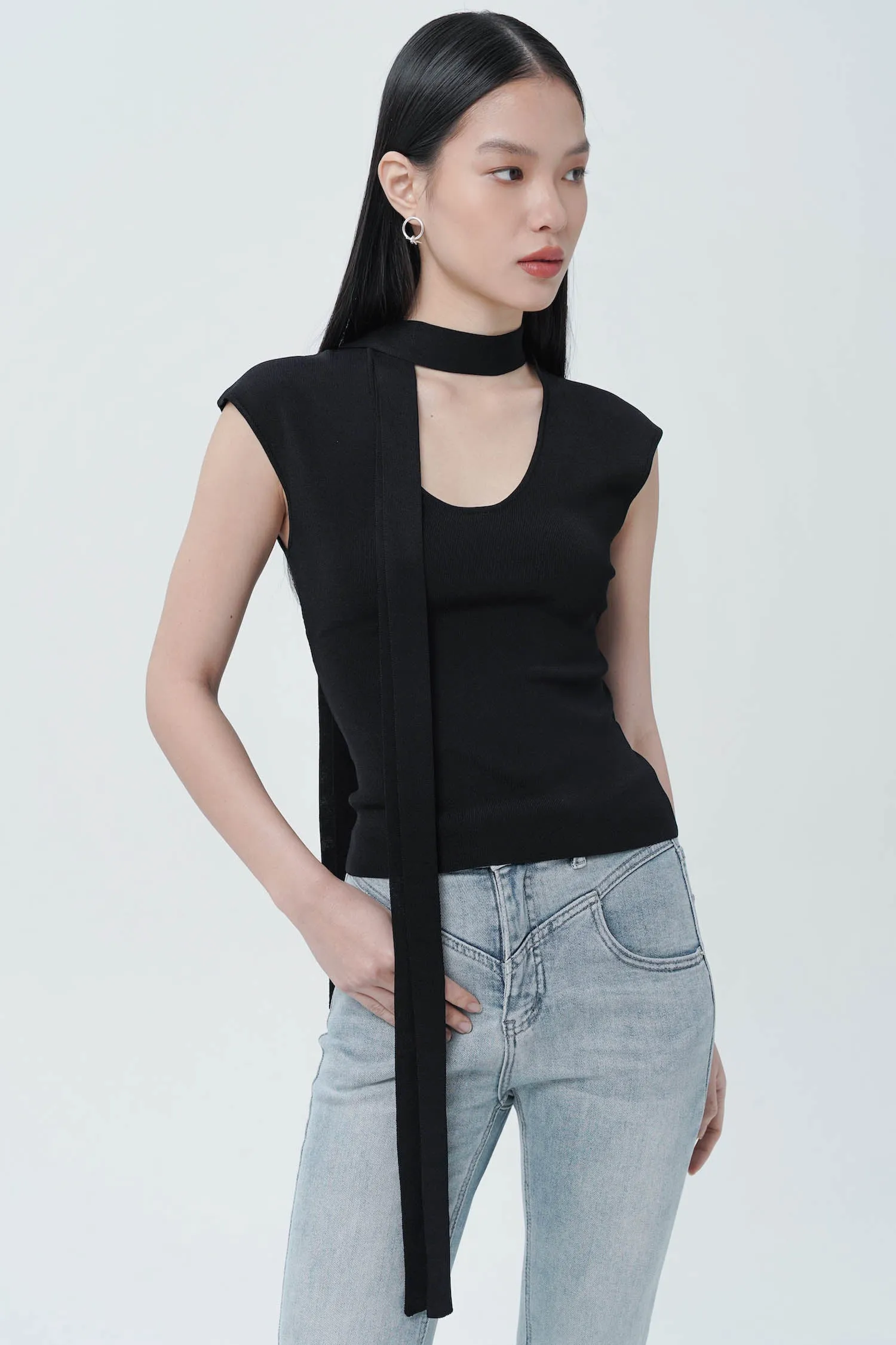 Arata Top In Black