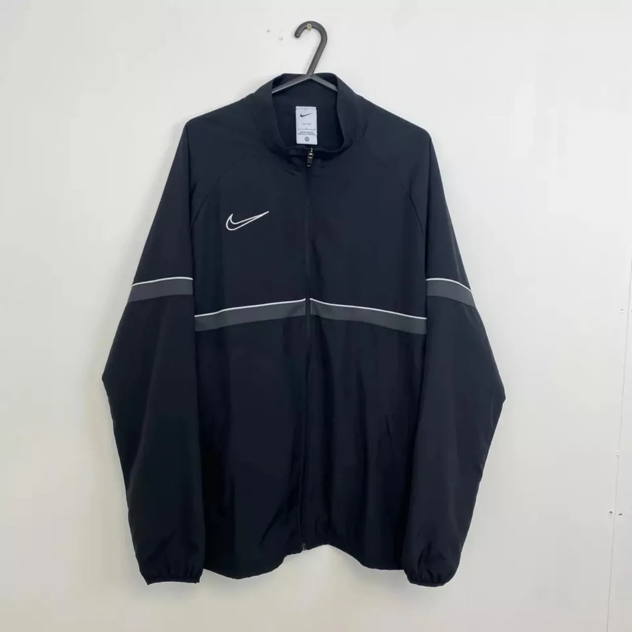 Preowned Nike Dri FIT Academy Track Jacket Full-Zip Mens Size L Black Athletic Swoosh.