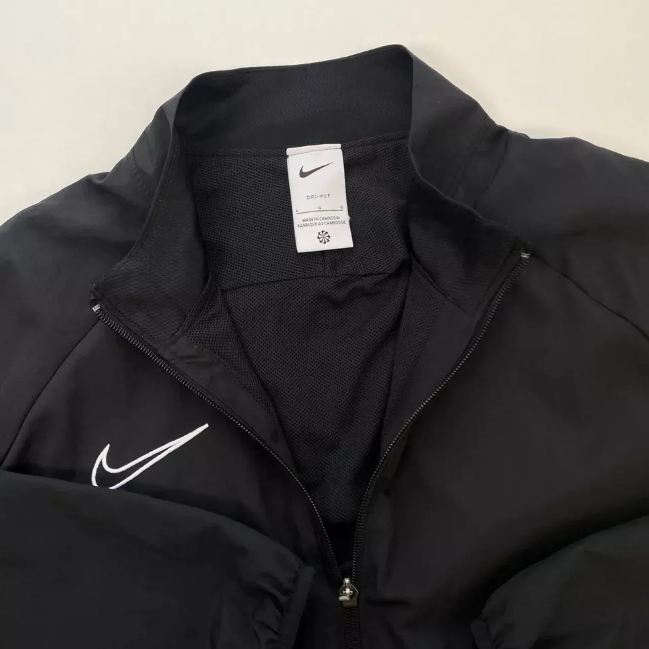 Preowned Nike Dri FIT Academy Track Jacket Full-Zip Mens Size L Black Athletic Swoosh.