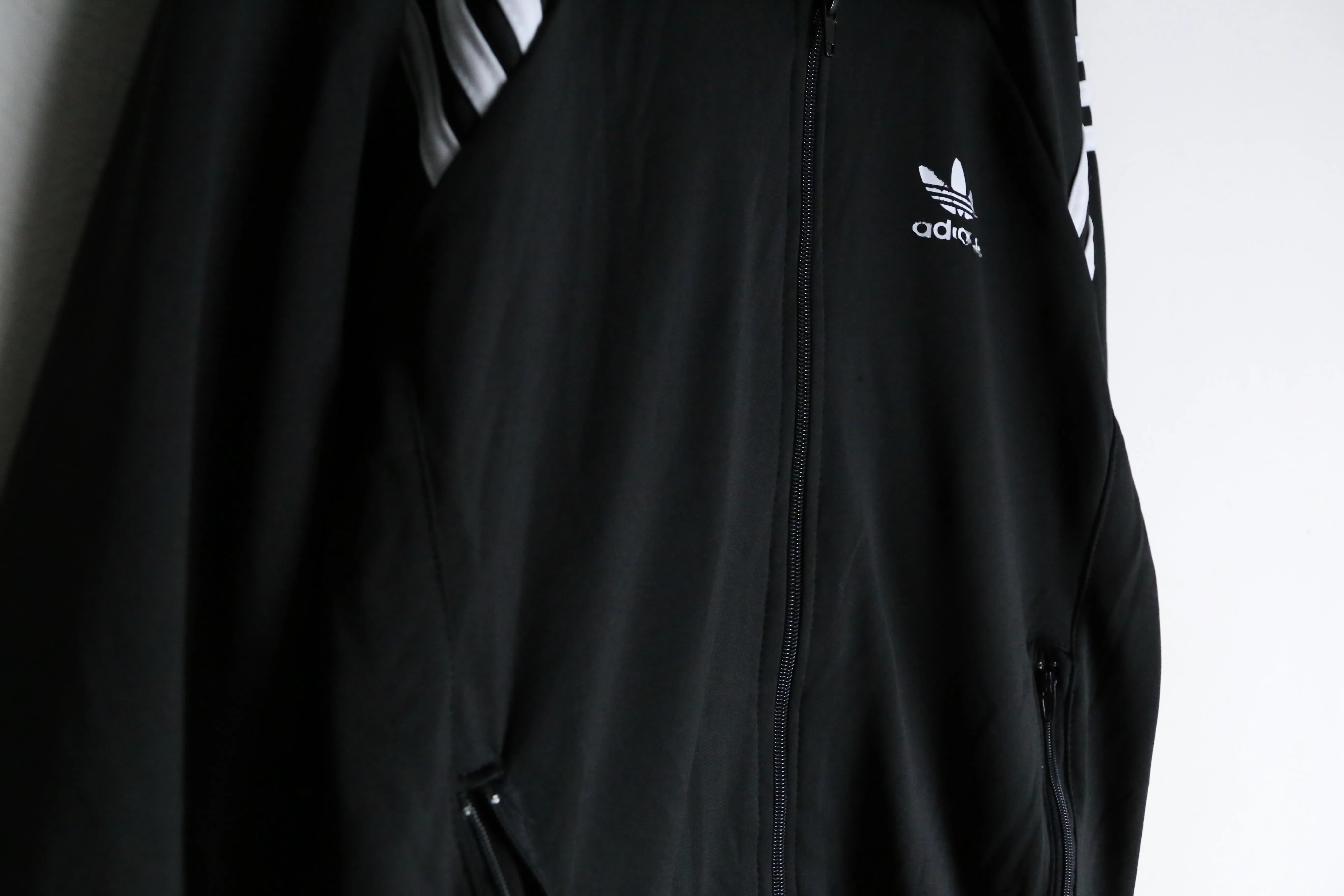 "adidas" black color 3line track jacket