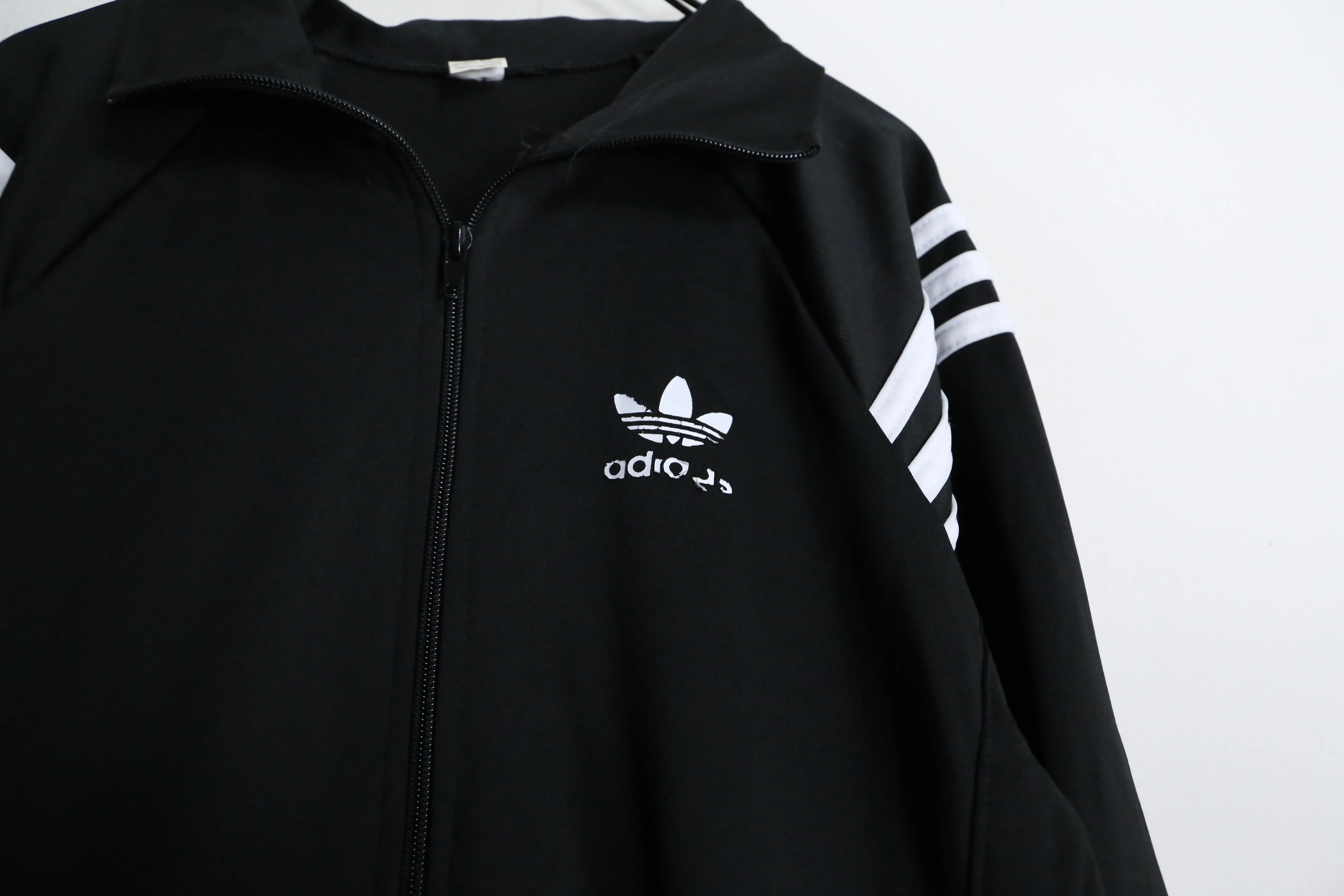 "adidas" black color 3line track jacket