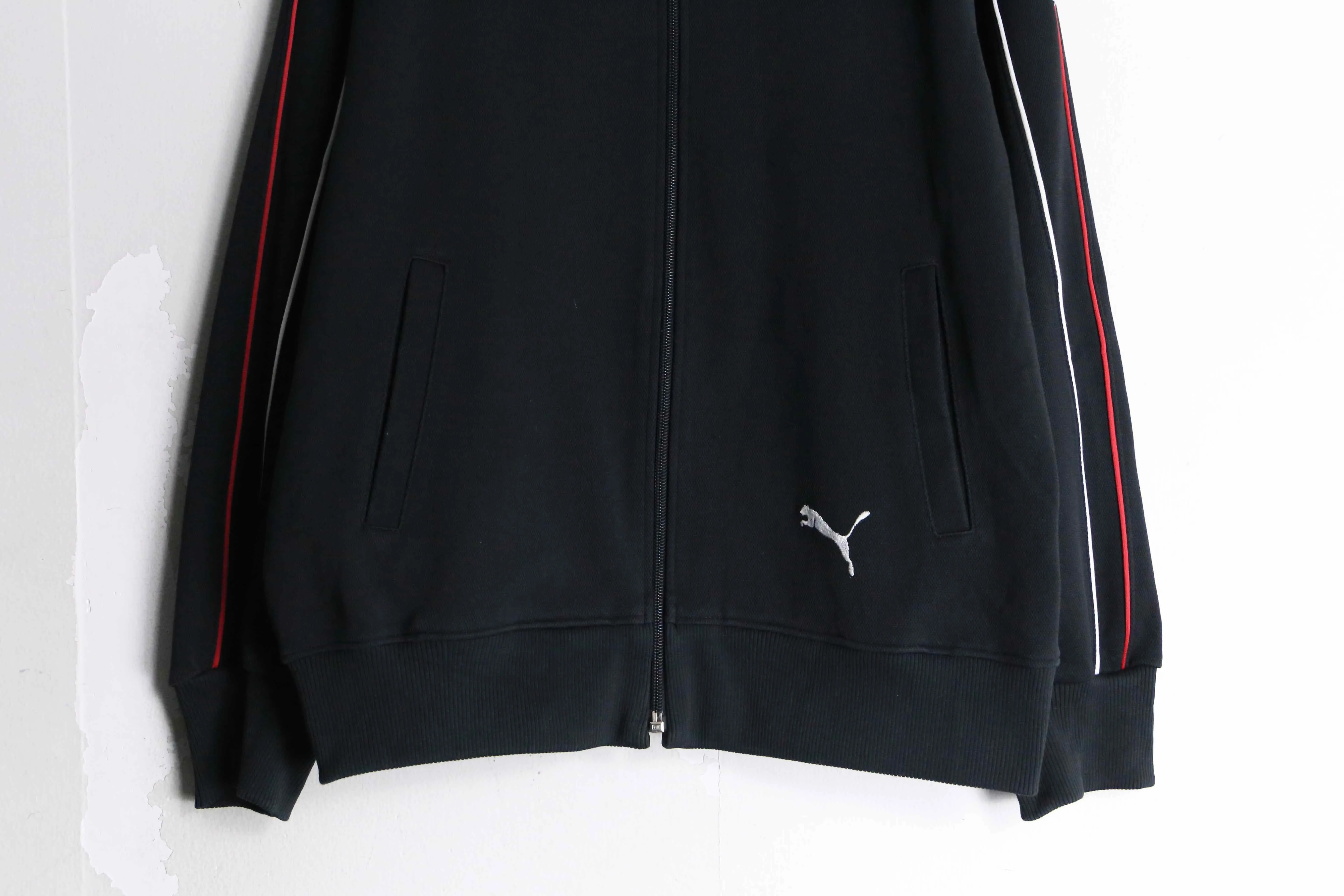 "puma" black color raglan sleeve track jacket