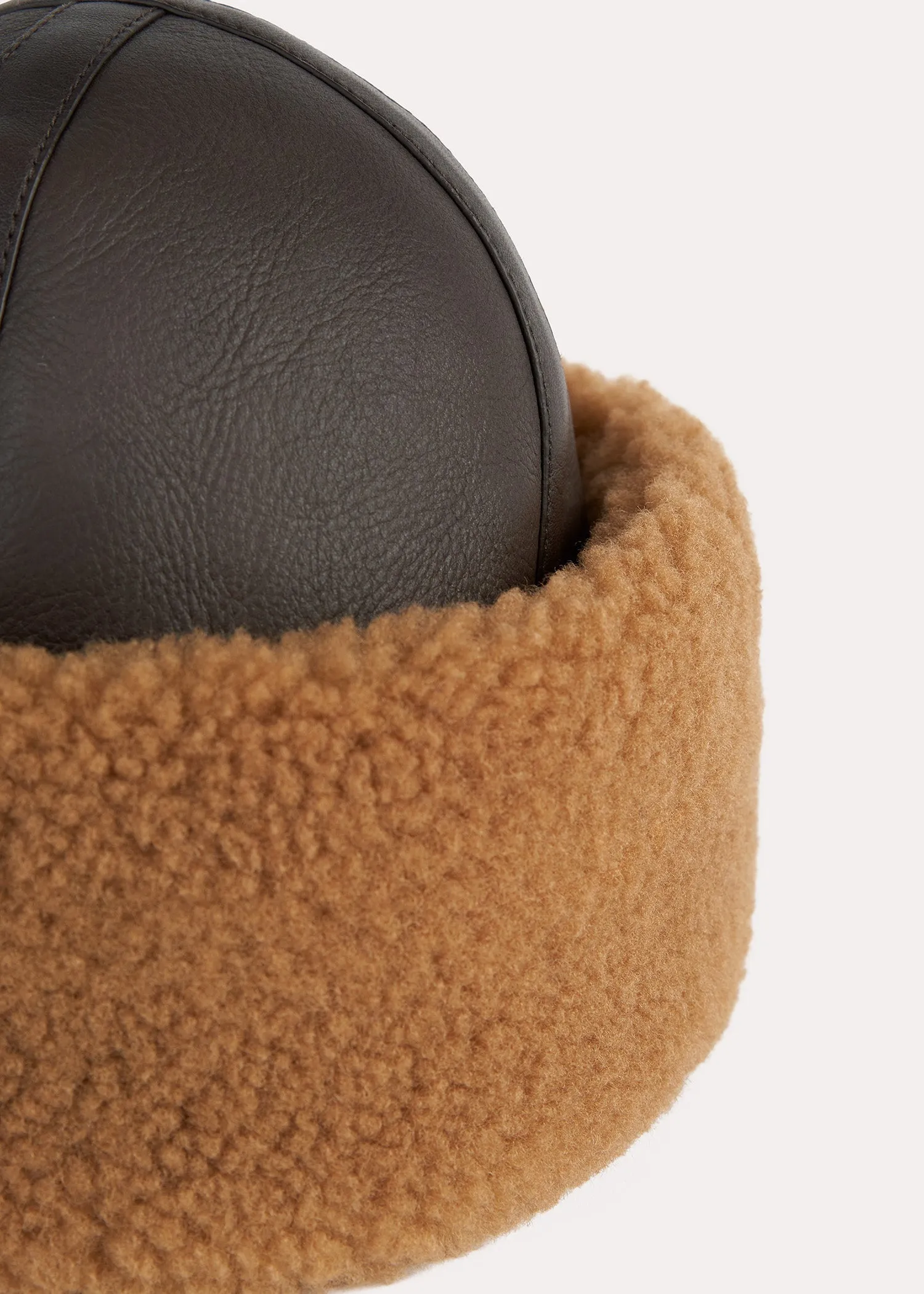 Shearling winter hat chocolate