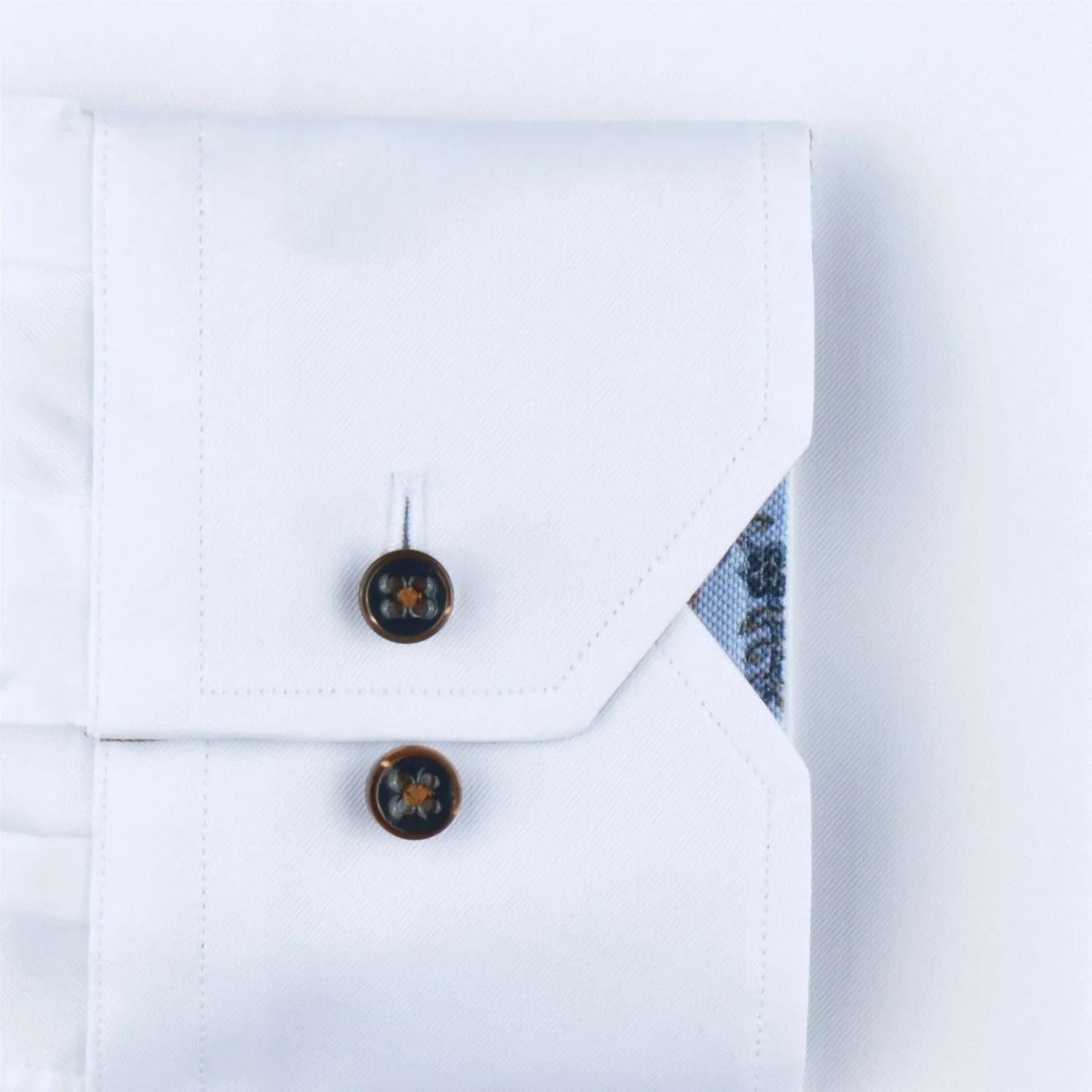 WHITE SLIMLINE SHIRT WITH PAISLEY CONTRAST