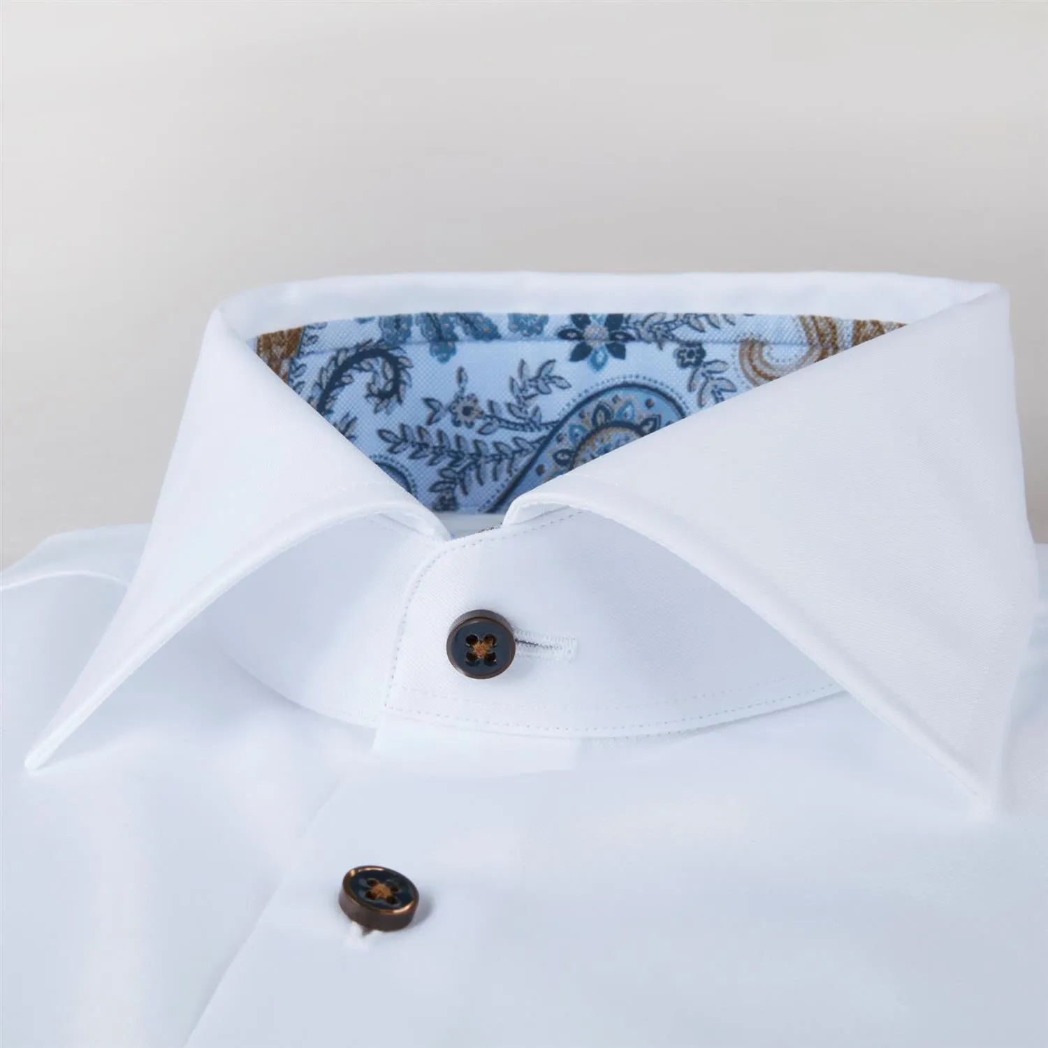 WHITE SLIMLINE SHIRT WITH PAISLEY CONTRAST